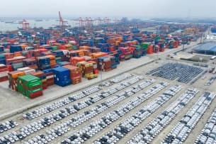 Gold Price Prediction Amid Middle East Tensions: AI-Driven Forecasts for Global Economic Shifts in 2026