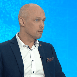 Decoding Global Economic Shifts: The Ukraine War Map's Role in Predicting Asset Volatility